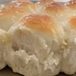 up close of dinner rolls