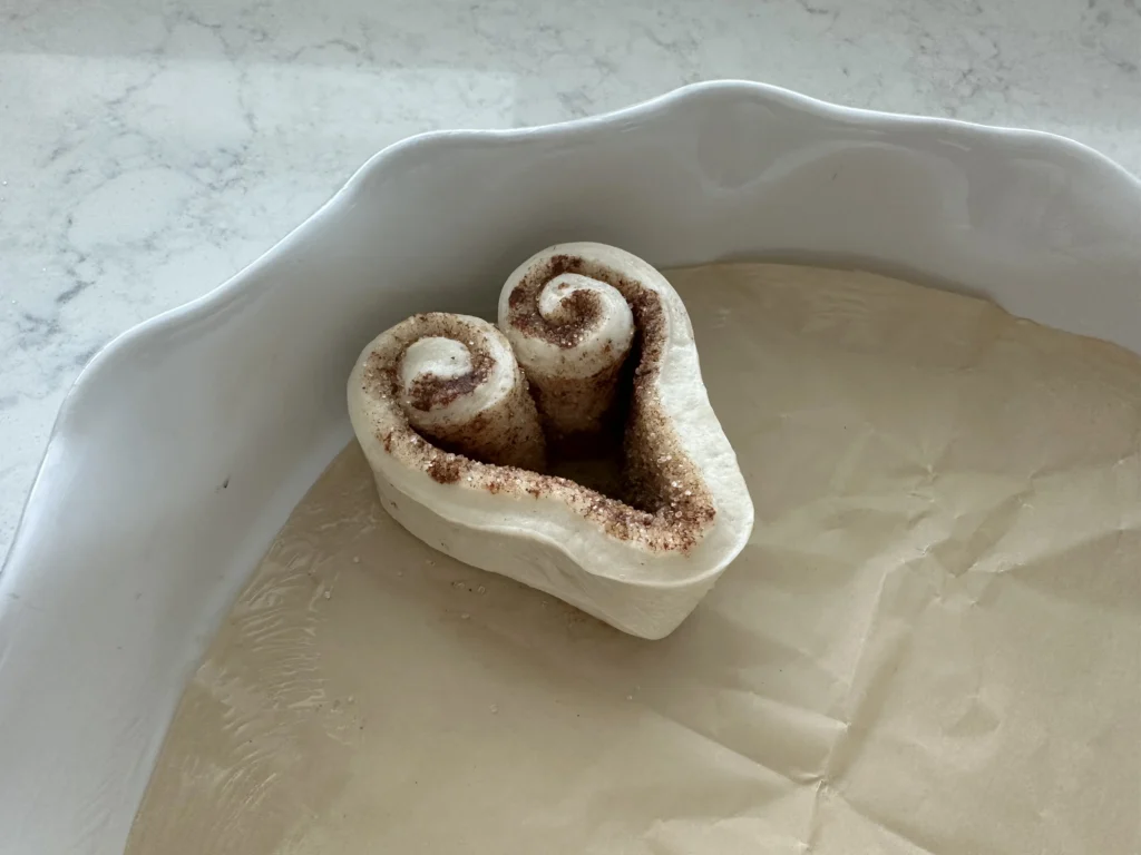 how to shape heart cinnamon rolls