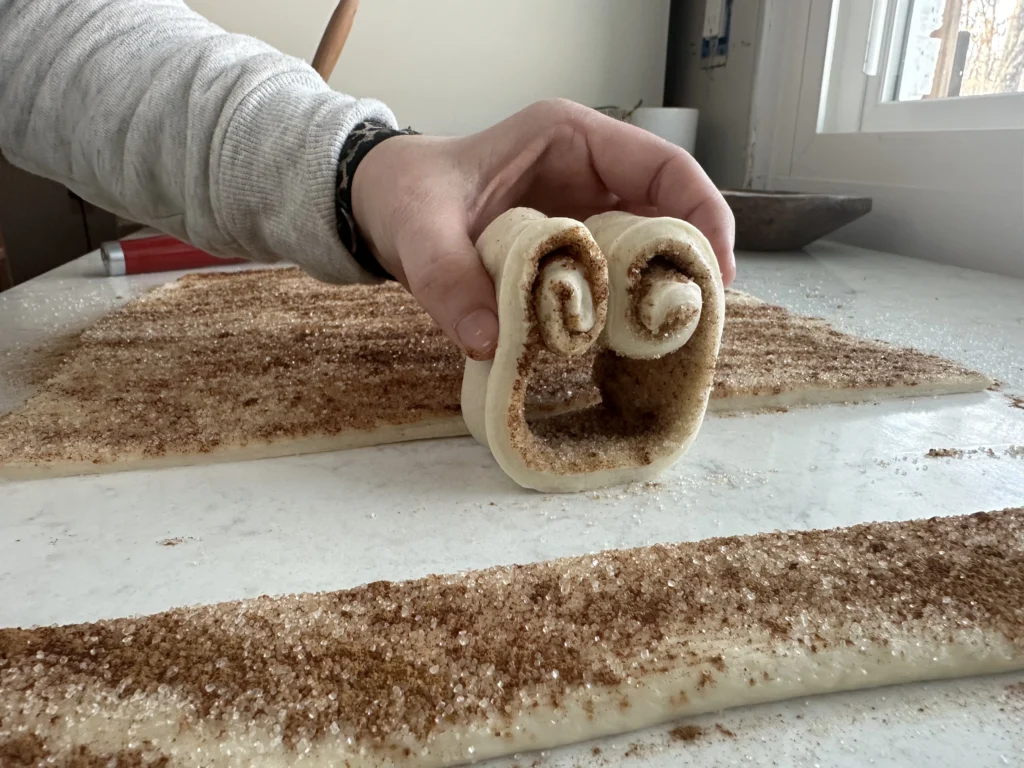 how to shape heart cinnamon rolls